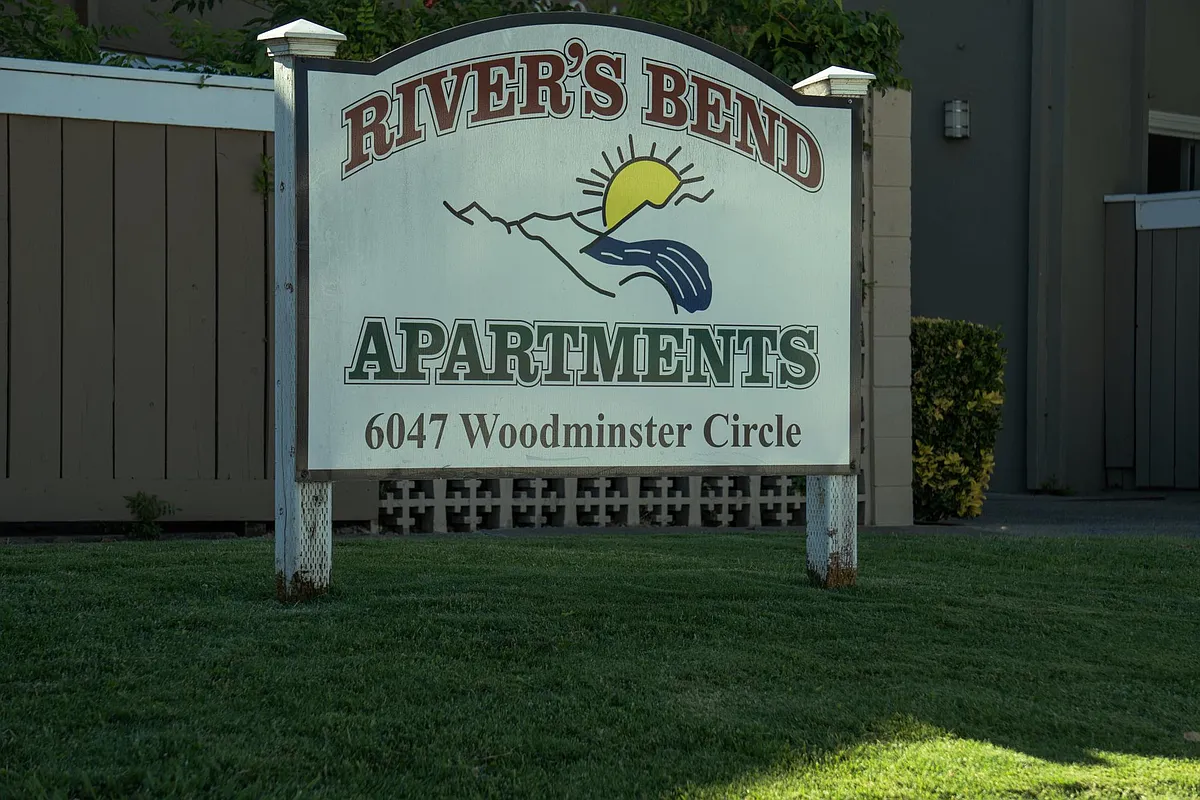Building Photo - River's Bend Apartments