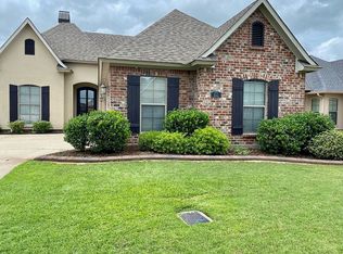 417 Fair Oaks St, Bossier City, LA 71112
