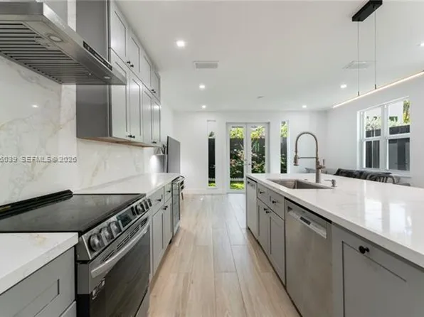 3125 Paola Dr #Townhouse 15, Miami, FL 33133