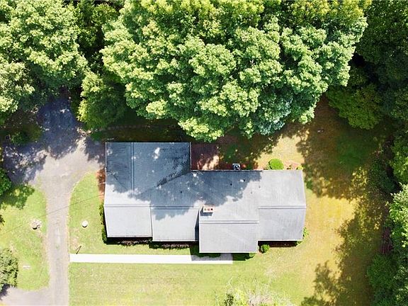 4th image of 541 Conrad Rd