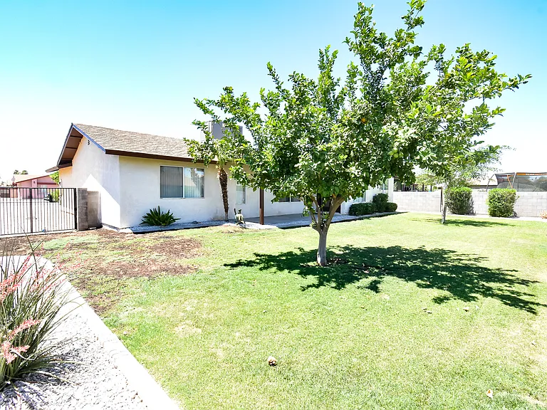 7342 E 24th Ln — Photo 14