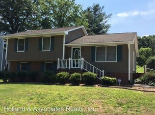 412 Wedgewood Ct, Eden, NC 27288