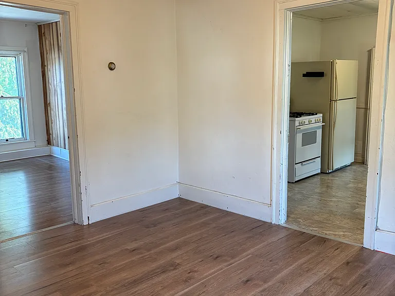 35 Center St #2 — Photo 3