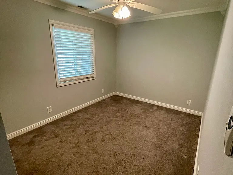 2367 Carnation Dr — Photo 14