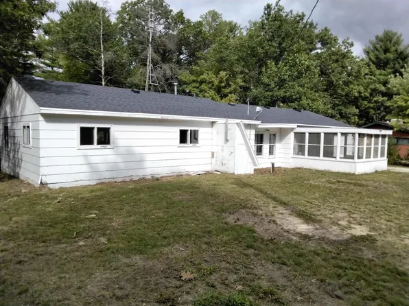 W5670 Riverview Dr, Montello, WI 53949