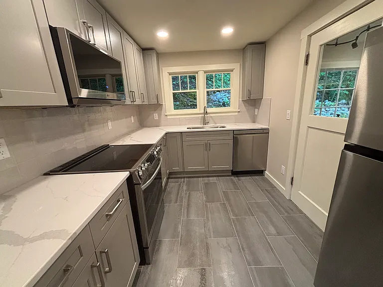 616 Pearl St #2 — Photo 3