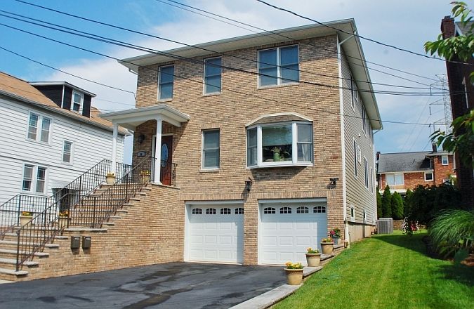 1st image of 56 Newark Pl