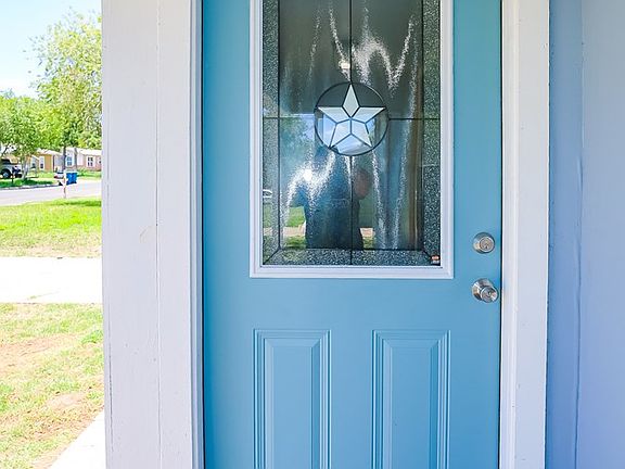 5th image of 1409 E Rosewood St