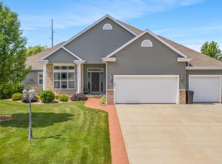 6624 Kingsview Dr, Racine, WI 53406