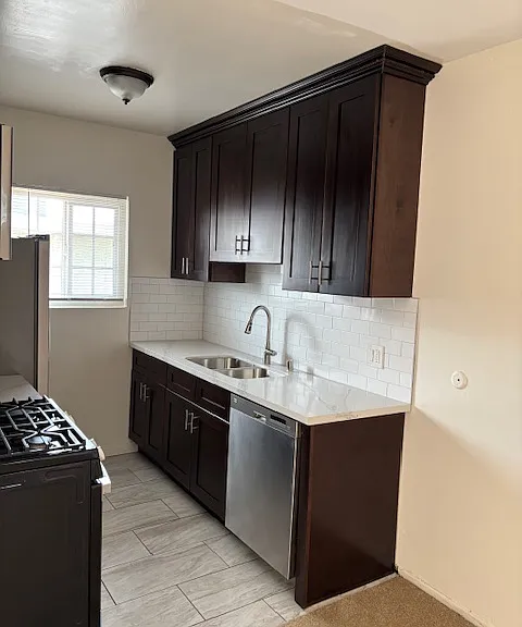 14154 Erwin St #6 — Photo 5