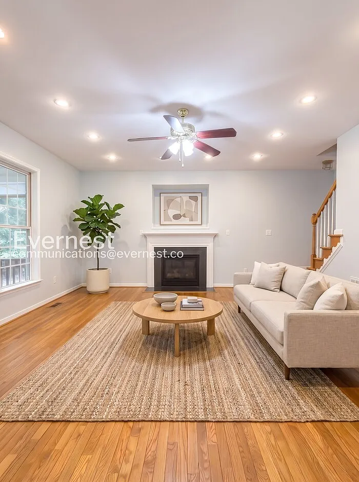 6 bed, 4.0 bath, 2886 sqft, $3,195 — Photo 3