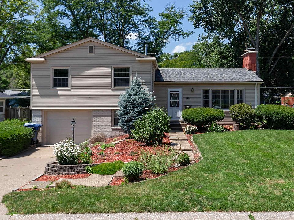 1904 Elmwood Ln, Bettendorf, IA 52722 MLS QC4241693 Zillow