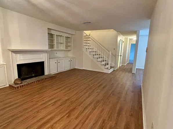 5416 Heatherstone Dr, Baton Rouge, LA 70820