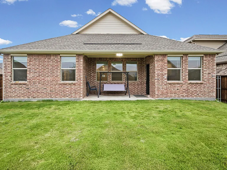 5948 Priory Dr — Photo 24