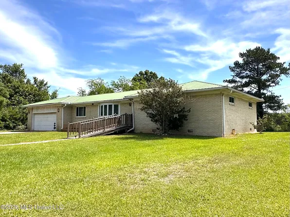 377 Hall Rd, Forest, MS 39074