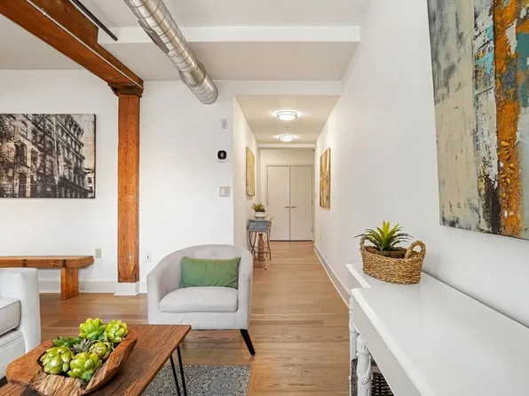 22 Cottage Park Ave Unit 1, Cambridge, MA 02140