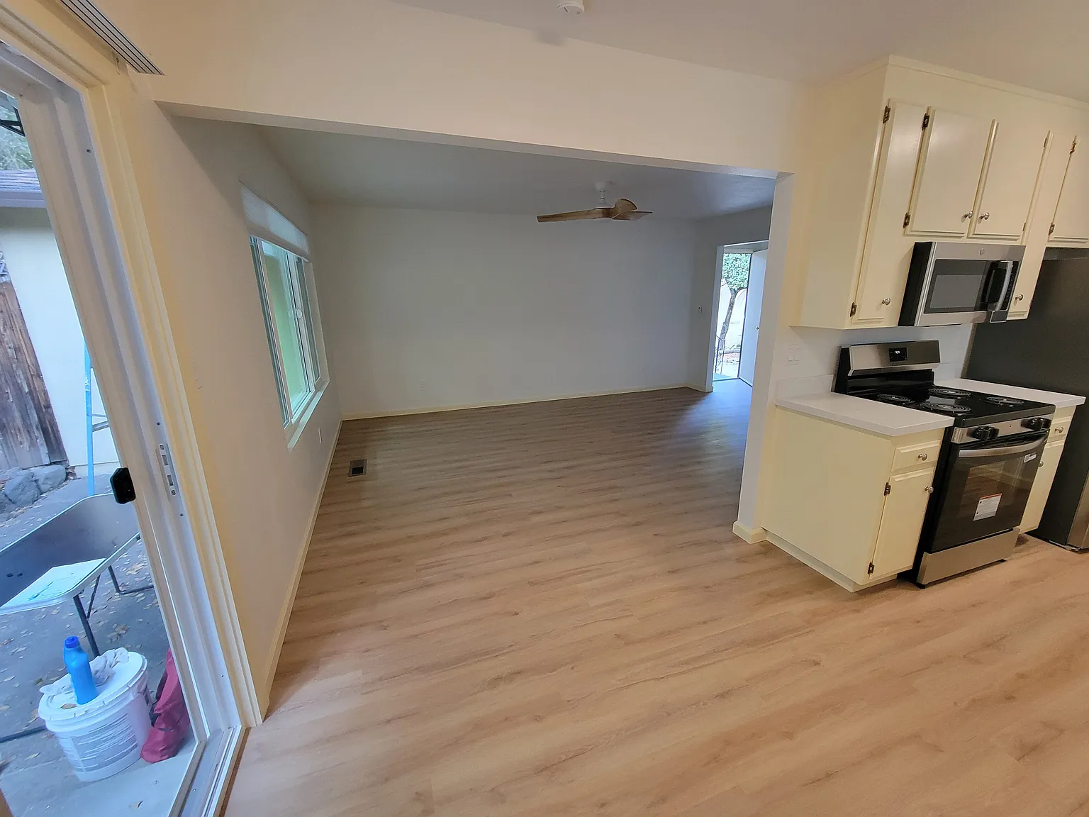 2 bed, 830 sqft, $2,750 — Photo 3