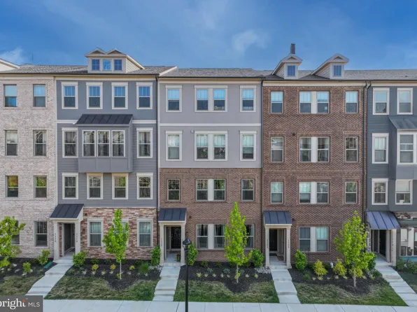 1122 Madeira Ter SE, Leesburg, VA 20175