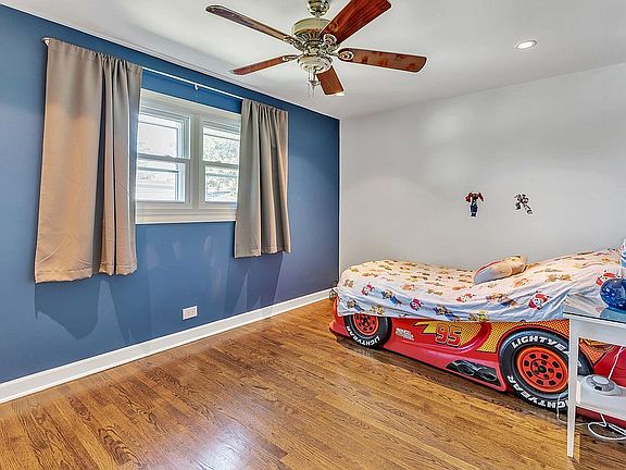 5th image of 4116 Scott St