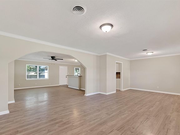 4th image of 105 Longridge Dr