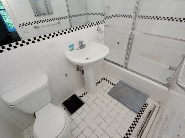 692 10th Avenue image 21 of 24