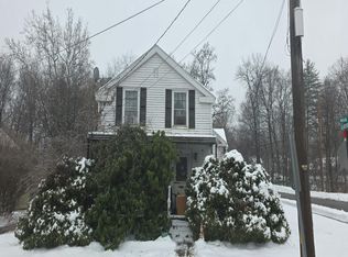 86 Main St, Russell, MA 01071