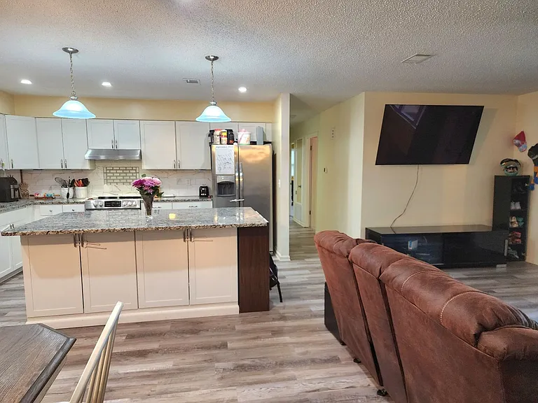 2315 Reva Cir — Photo 6