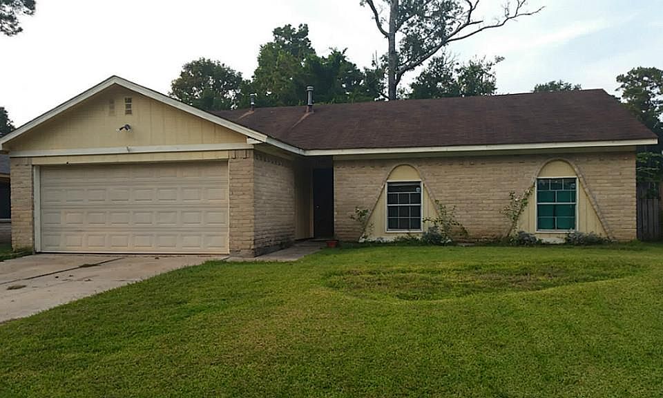 1st image of 28214 Doverbrook Dr