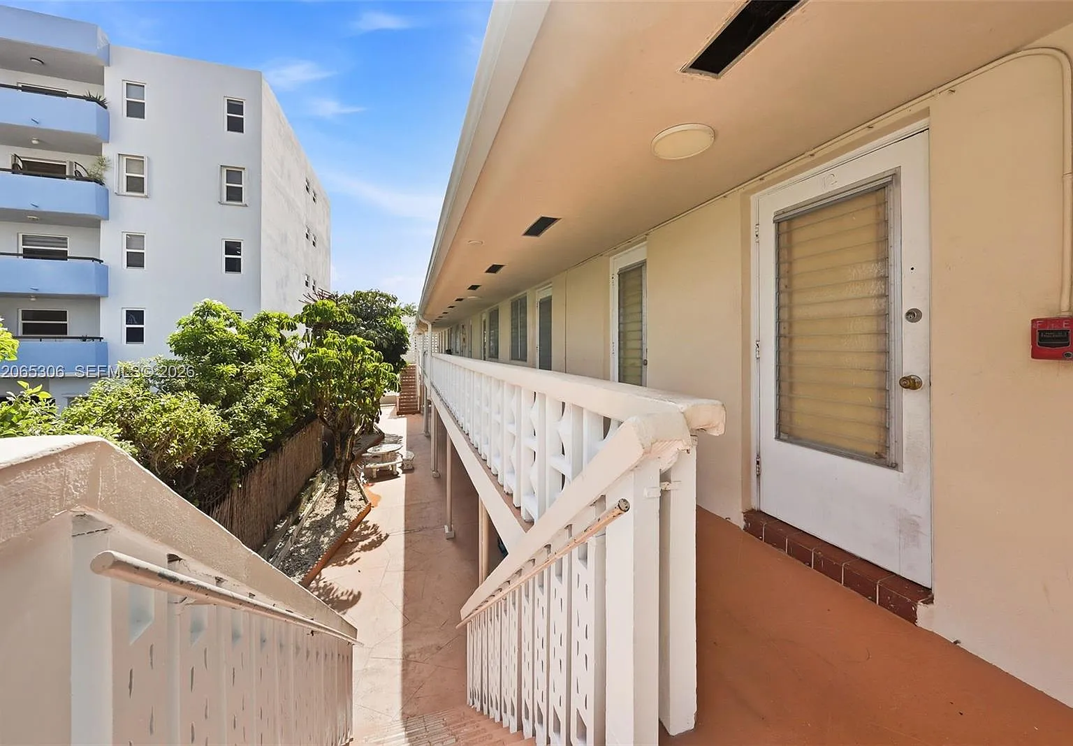 7434 Harding Condo — Photo 4