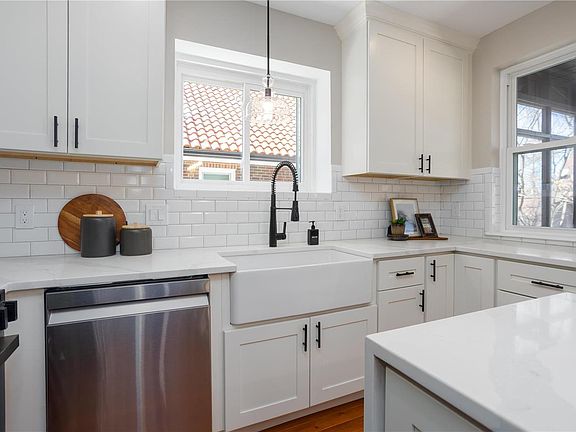 5th image of 7361 Stanford Ave