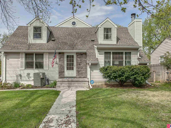 726 S 68th St, Omaha, NE 68106