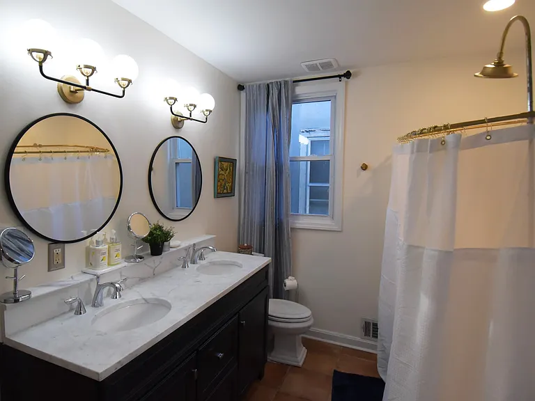 706 N Columbus St — Photo 24