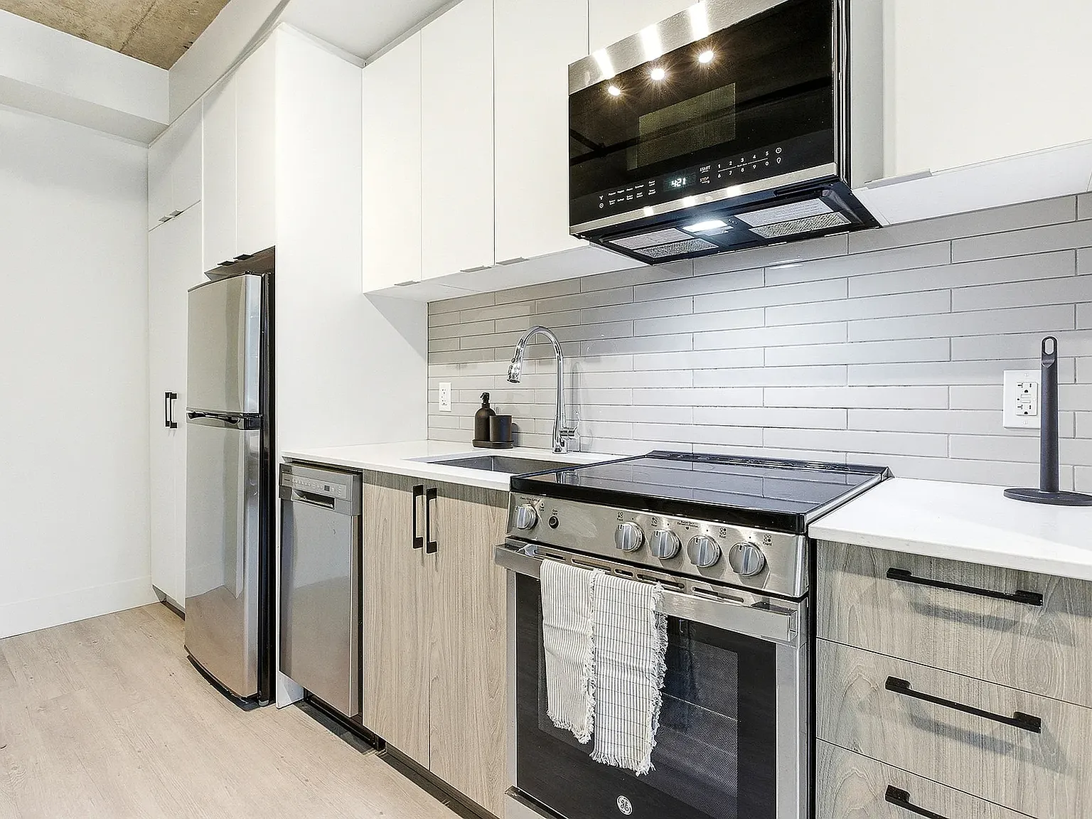 Hillside Apartments — Photo 4