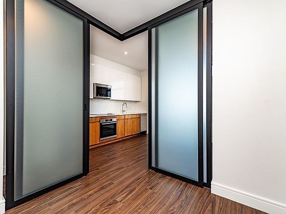 4th image of 99 Sumner St Unit 413