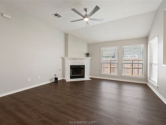 3rd image of 2705 Lynnwood Ct