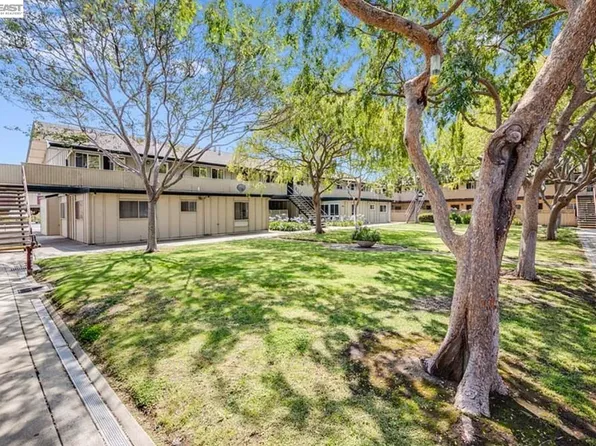 3033 Los Prados St APT 230, San Mateo, CA 94403