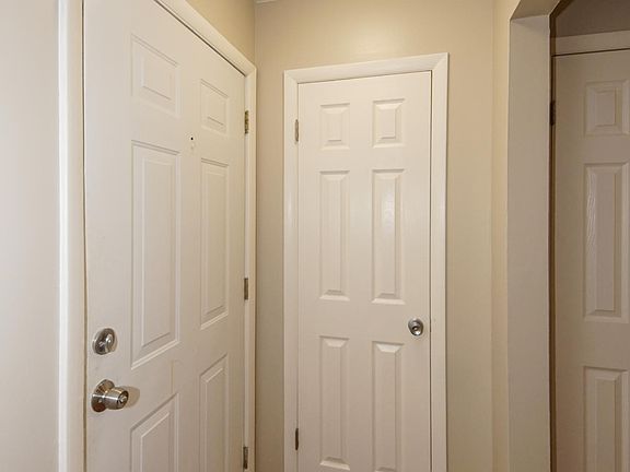 3rd image of 605 Greenmeadow Dr