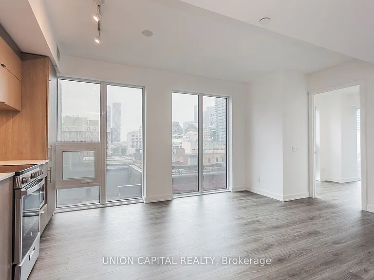 100 Queen St E #909 — Photo 10