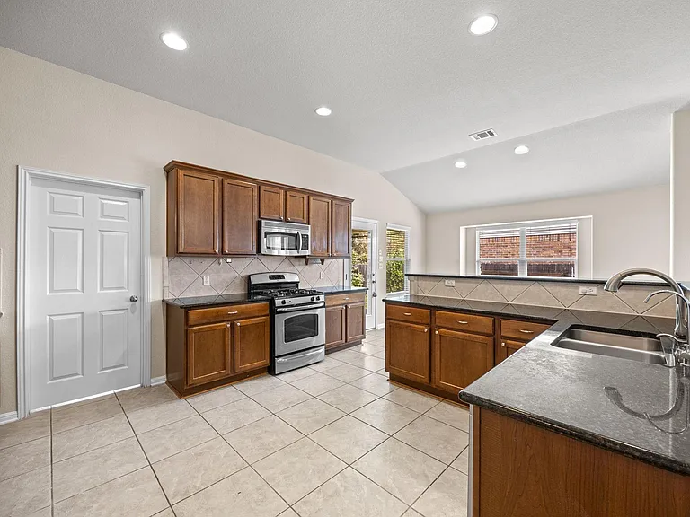 135 Justin Leonard Dr — Photo 13
