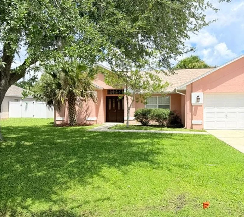 20 Palm Ln