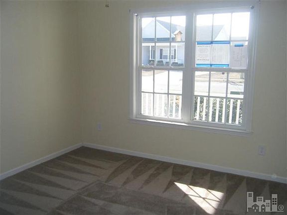 5th image of 2118 Heathwood Drive NE