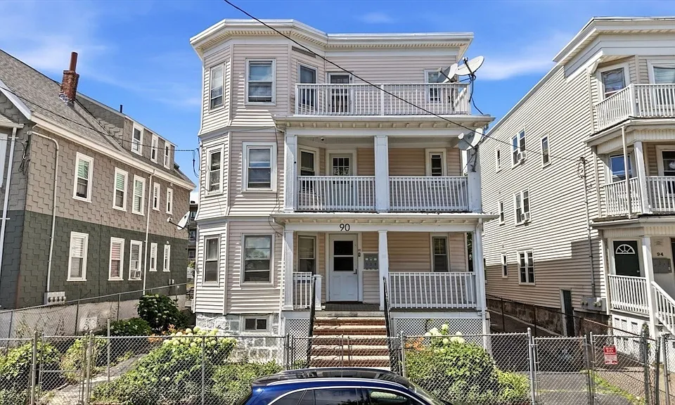 90 Homes Ave #2