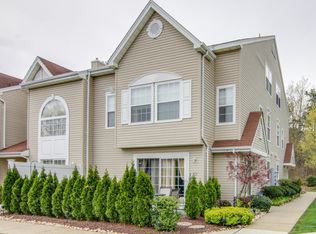 42 Phoenix Ct, Tinton Falls, NJ 07712