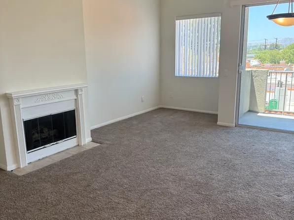7551 Jordan Ave Unit 405, Canoga Park, CA 91303