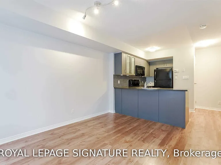 42 Western Battery Rd #704 — Photo 8