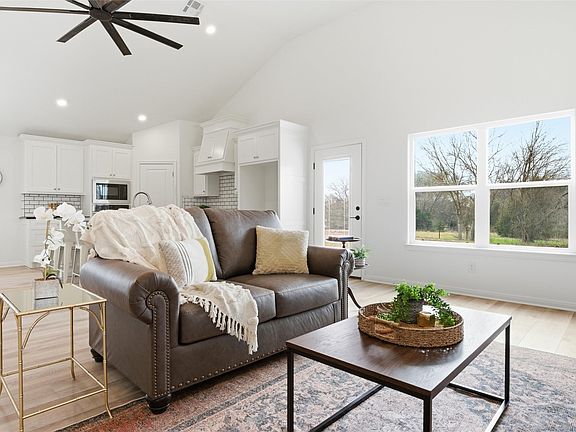 5th image of 2303 Pilgrim Ln
