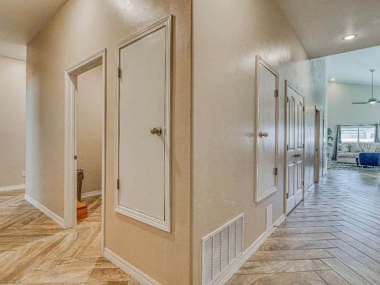 2816 Sammy Cervantes St — Photo 29