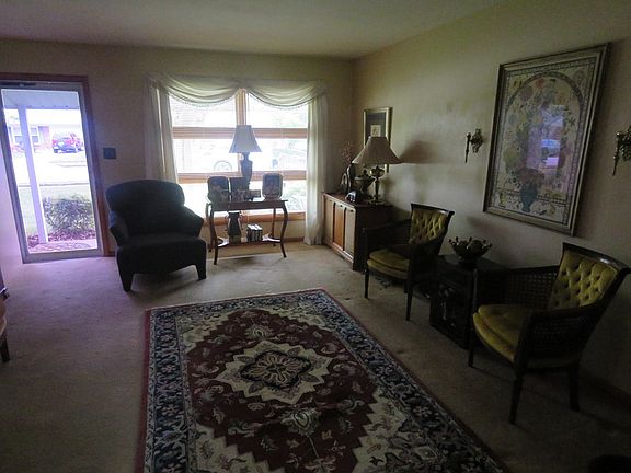 2nd image of 3220 Chickasaw Dr