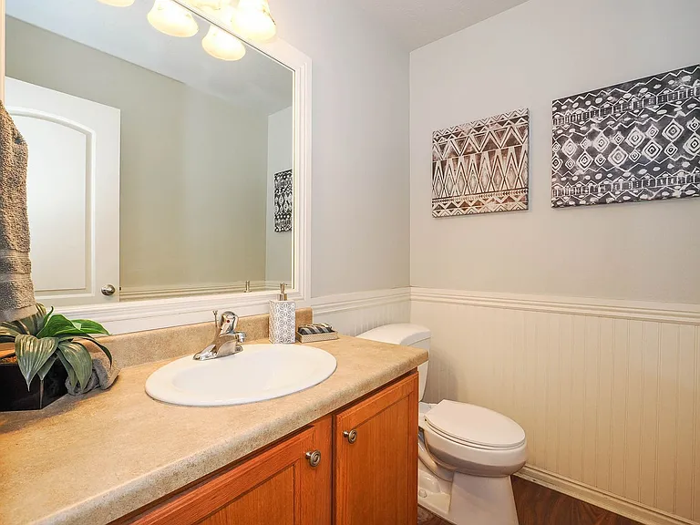 1485 N June St — Photo 11