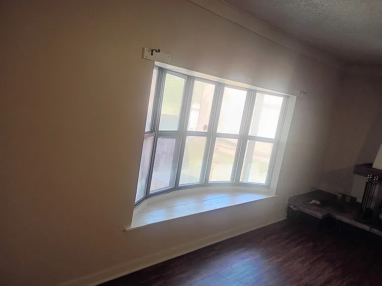 12420 S Garnett Rd — Photo 5